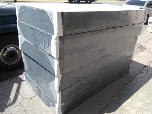 Imagen 2 de 3 de Box Spring Individual Forrado Tela Top Negra Patas De Madera