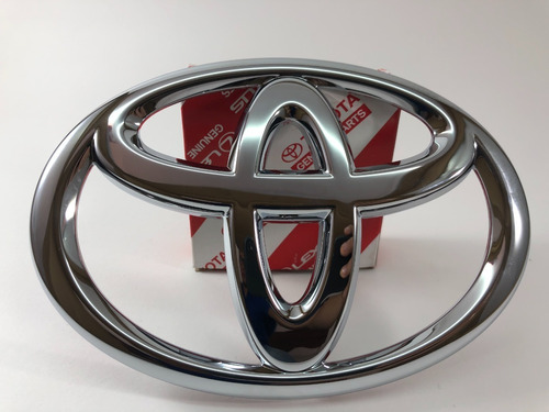 Emblema -toyota Rejilla Central Fortuner 09-11 Original 