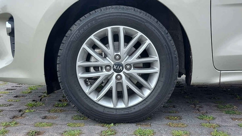 Imagen 14 de 15 de Kia Kia Rio Hb 2018 5p Hb Ex, Ta6, Ve, F. Niebla, Ra-15