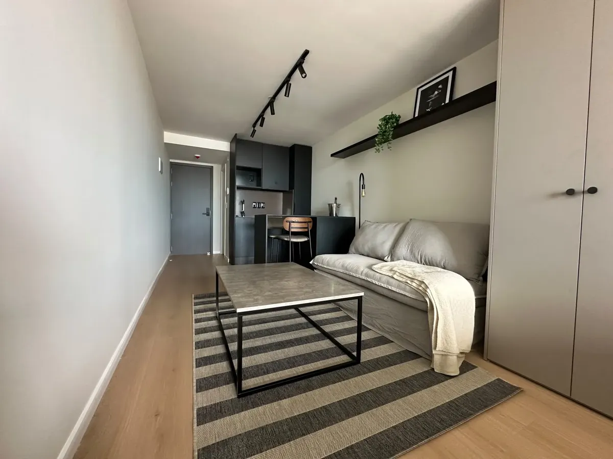 Alquiler De Apartamento Monoambiente Amueblado En Cosmopolitan, Parque Rodó · Foto 2