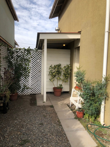 Casa En Talagante En El Arrayan Como Nueva, Buen Sector.