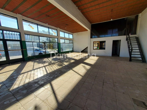 Imagen 5 de 11 de Local En Venta O Permuta Ubicado En Moreno, Moreno