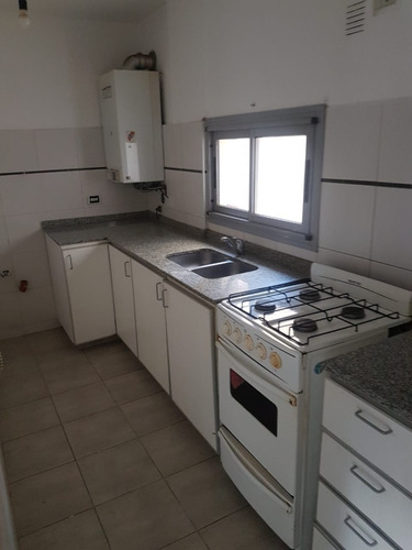 Imagen 2 de 8 de Departamento C/ Cocina Separada- A Metros De Reina Fabiola - Barrio General Paz