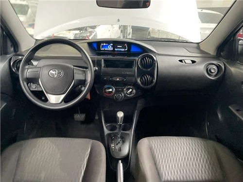 Toyota Etios 1.3 X 16V FLEX 4P AUTOMÁTICO
