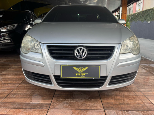Volkswagen Polo Sedan 1.6 Vht Total Flex 4p