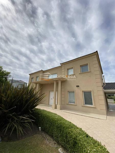 Casa En Venta En Barrio Santa Ana Moreno