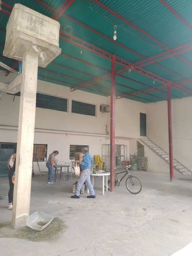 Imagen 6 de 12 de Se Vende Galpón En Palo Negro Al Final De La Calle Gran Demócrata 04243297055