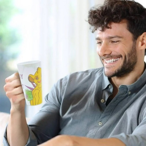 Taza Galería Dc Disney Simba Tornasol Rey León (550ml) Color Blanco
