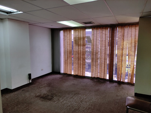 Imagen 2 de 10 de Alquiler De Oficina Los Teques Av. Bermudez Centro Rz