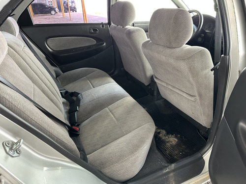 Mazda 323F 1.7 Sedan Glx