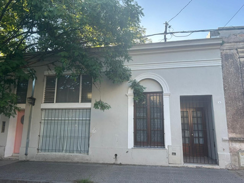 Casa Y Local En Venta En Barrio Centro Chascomús