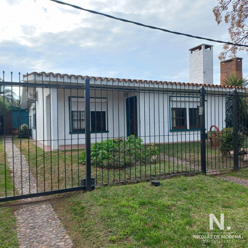 Vende Casa De 3 Dormitorios En La Zona De Mansa Punta Del Este.