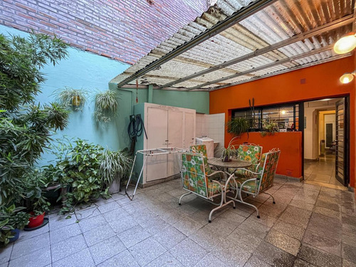 Imagen 11 de 27 de Casa De Pasillo Con 2 Dormitorios Y Patio En Barrio Lourdes
