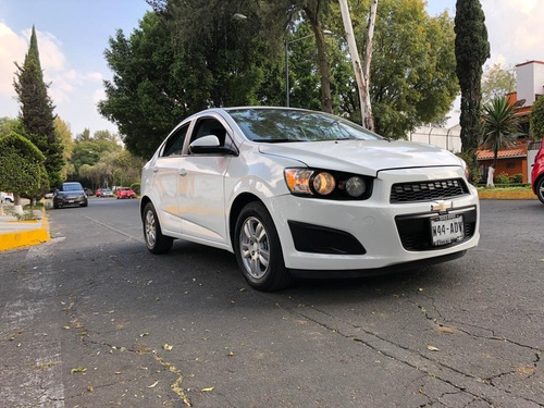 Imagen 3 de 15 de Chevrolet Sonic Lt 2015