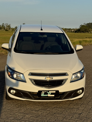 Chevrolet Onix ONIX HATCH LTZ 1.4 8V FlexPower 5p Mec.