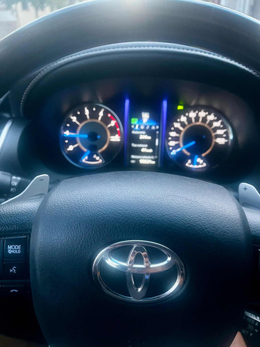 Toyota Sw4 4x4 Automática, Cuero 3 Filas De Asientos
