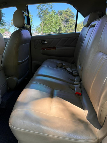 Toyota Hilux Sw4 3.0 I Srv C/cuero 4x4 (2009)