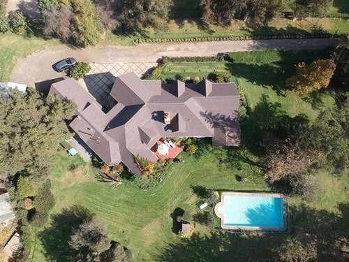 Se Vende Preciosa Casa Estilo Inglés En Limache Emplazada