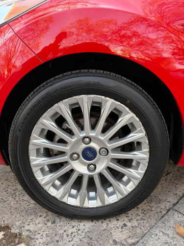 Ford Fiesta Kinetic 1.6 Sedan Titanium Powershift 120cv
