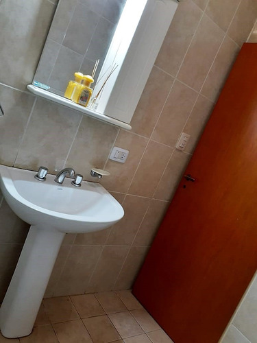 Casa En Venta En Ricardo Rojas En Muy Buen Estado.