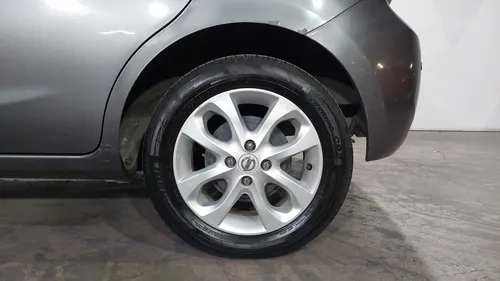 Nissan March 1.6 Advance