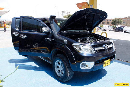 Imagen 10 de 25 de Toyota Hilux Doble Cabina