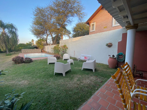 Imagen 16 de 23 de Villa Belgrano - Casa 3 Dorm 201 Cub / 758 Terr