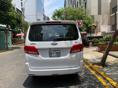 Imagen 6 de 10 de Alquiler De Mini Van H1 Minivan Y Camionetas Sin Chofer 2022