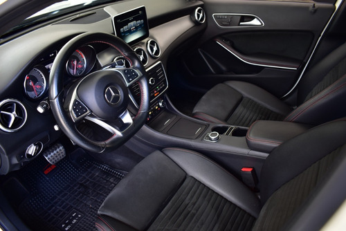 Imagen 12 de 15 de Mercedes Benz Gla250 1.6 Amg-line 211cv 2016 - Car Cash