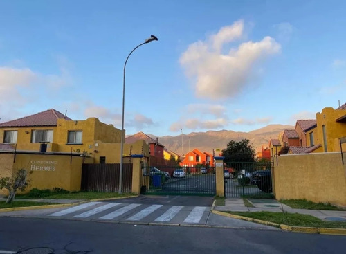 Hermosa Casa Condominio Hermes Barrio Kútulas