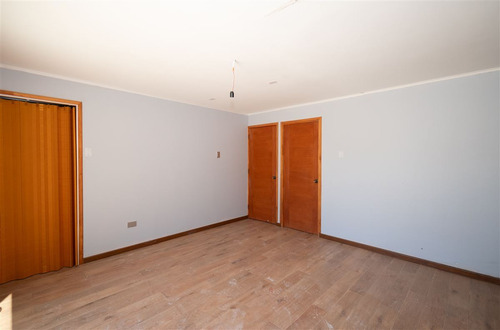 Casa En Venta De 3 Dorm. En Condominio Altos De Olmué