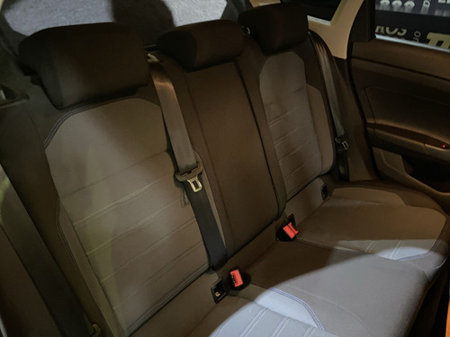 Imagen 14 de 24 de Volkswagen Nivus Comfortline Turbo