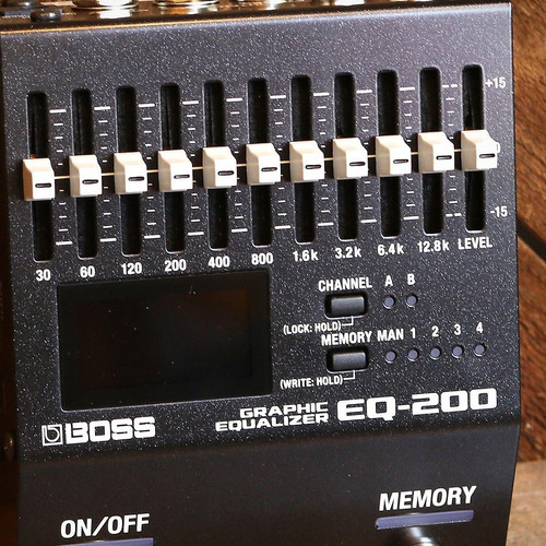Ecualizador gráfico Pedal Boss Eq 200, color negro