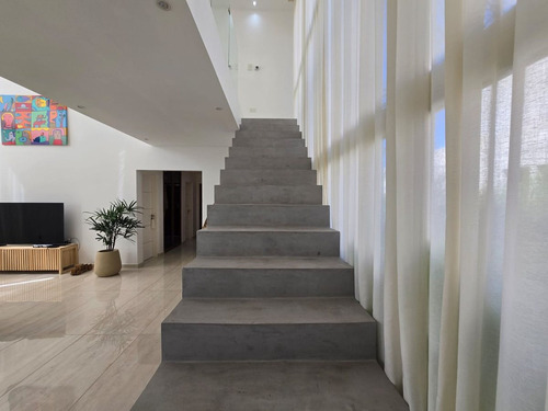 Venta Casa Barrio Carpinchos Nordelta Con Pileta