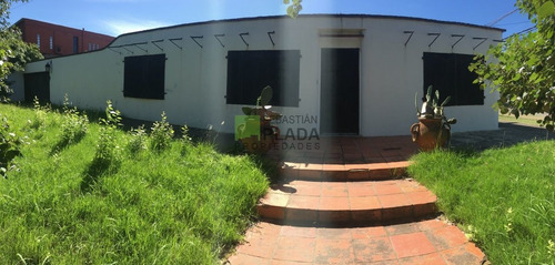 Imagen 2 de 14 de Casa Solida, En Terreno De 546 M2 En Buen Punto, San Carlos.-