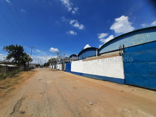 Galpon Comercial Av. Lizandro Alvarado De 960 Mts2 , Luz Trifasica Con Capacidad De Aumentar Con Oficinas, Ideal Para Fabricacion , Distribucion Y Almacenaje De Producto