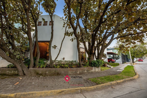 Casa En Venta De Lujo Bugambilias Zona Sur