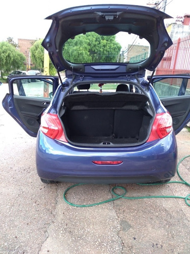 Peugeot 208 1.2 Frances