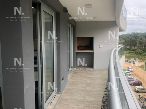 Departamento A Metros Del Mar, Punta Del Este- Ref: 2903