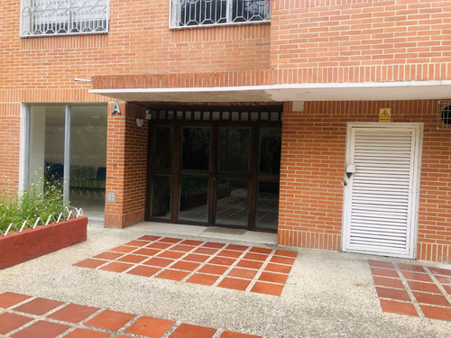 Vendo Cómodo Y Amplio Apartamento En Terrazas De Club Hípico - Mm Mls #25-547