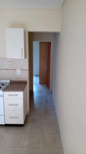 Imagen 2 de 11 de Venta!! Departamento 2 Ambientes Con Cochera Y Patio