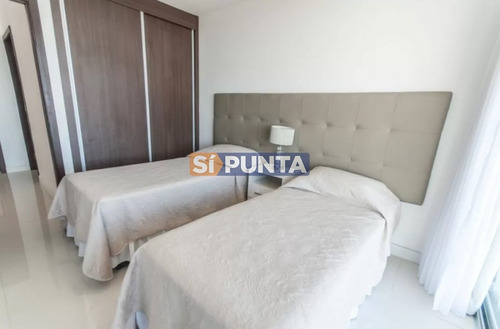 Imagen 13 de 18 de Apartamento En Alquiler - Mansa