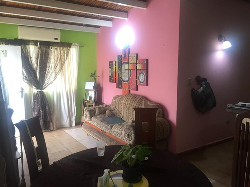 Imagen 8 de 14 de Hermosa Casa En Venta Urb. Las Amazonas Santa Rita 04124827470