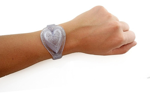 Imagen 2 de 5 de Pulseras Sanitizantes Corazón Transparente Glitter Luminares