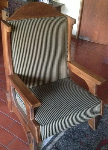 Poltrona De Madera Maciza (Usado)