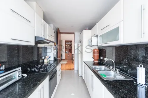 Apartamento En Arriendo En El Chico. Cod A2005