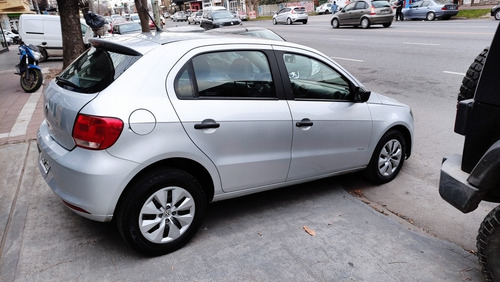 Imagen 5 de 18 de Volkswagen Gol Trend 2015 1.6 Trendline 101cv