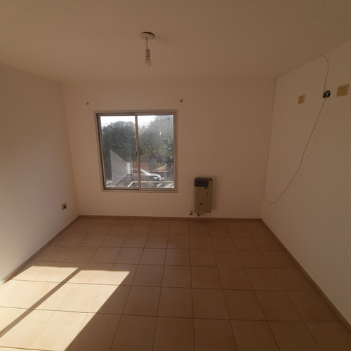 Imagen 13 de 15 de Duplex 2 Dormitorios Con Cochera, Pileta Y Quincho
