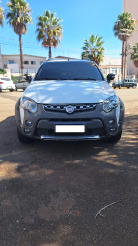 Fiat Strada 1.8 16v Adventure Cab. Dupla Flex 3p