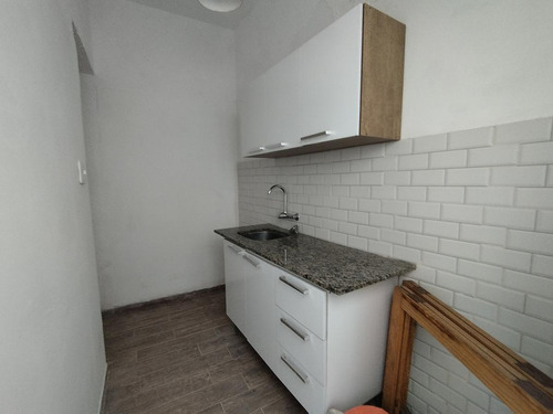 Imagen 2 de 9 de Alquiler De Apartameto 1 Dormitorio Con Patio En Pocitos, Montevideo